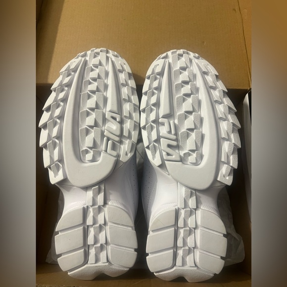 Women’s Fila disruptor - Picture 4 of 5